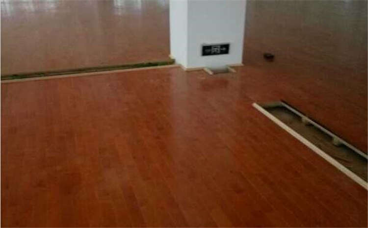 烏魯木齊楓樺木運動木地板怎么安裝